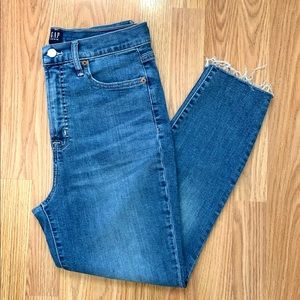 Gap True Skinny Distressed Ankle Jeans 30 Petite